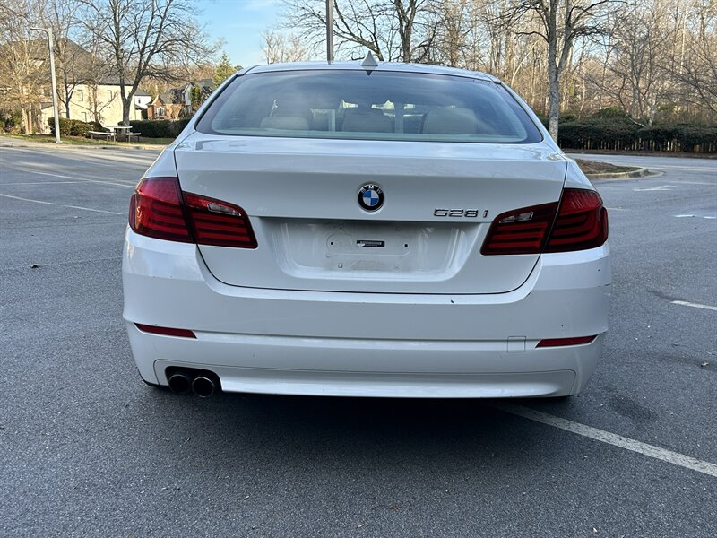 2013 BMW 5 Series 528i - Photo 6 - Greensboro, NC 27407