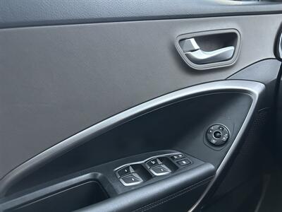 2014 Hyundai SANTA FE Limited   - Photo 18 - Greensboro, NC 27407