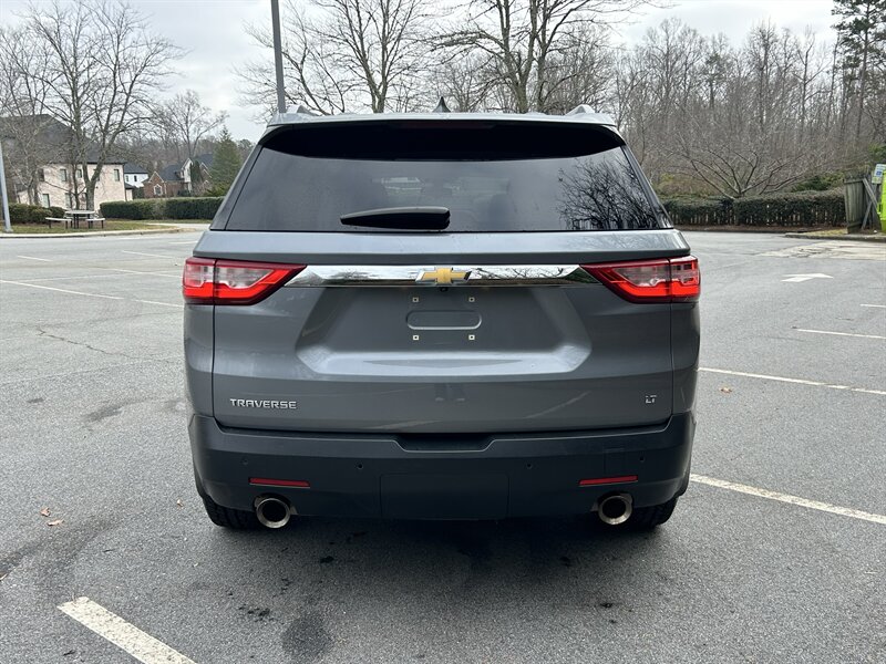 2018 Chevrolet Traverse LT Cloth - Photo 4 - Greensboro, NC 27407