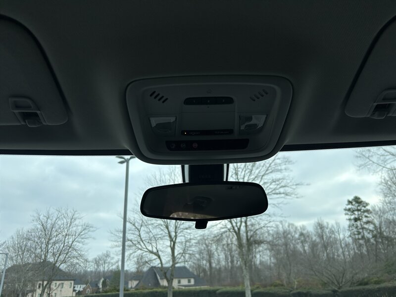 2018 Chevrolet Traverse LT Cloth - Photo 12 - Greensboro, NC 27407