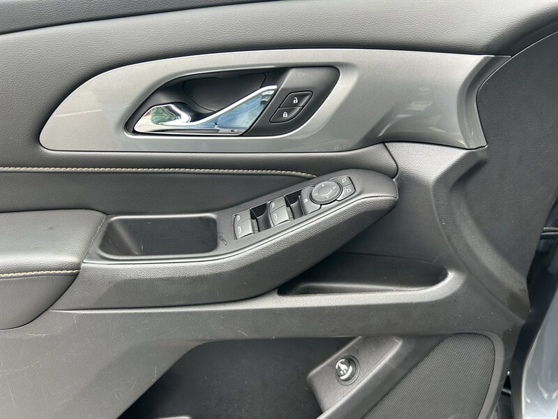 2018 Chevrolet Traverse LT Cloth - Photo 14 - Greensboro, NC 27407