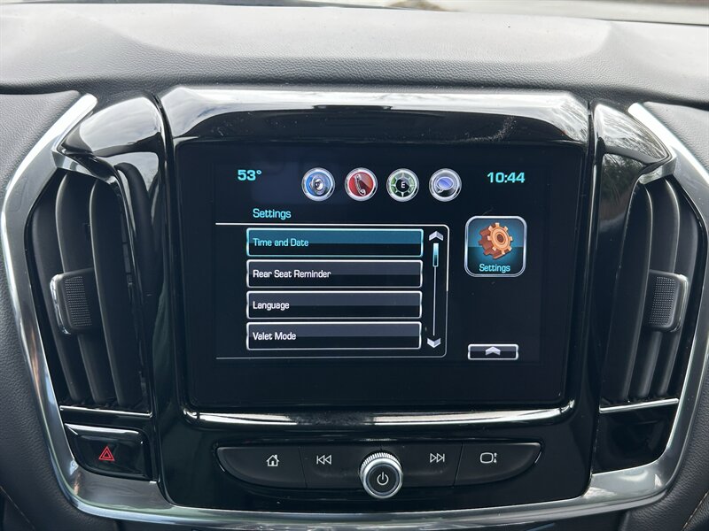 2018 Chevrolet Traverse LT Cloth - Photo 23 - Greensboro, NC 27407