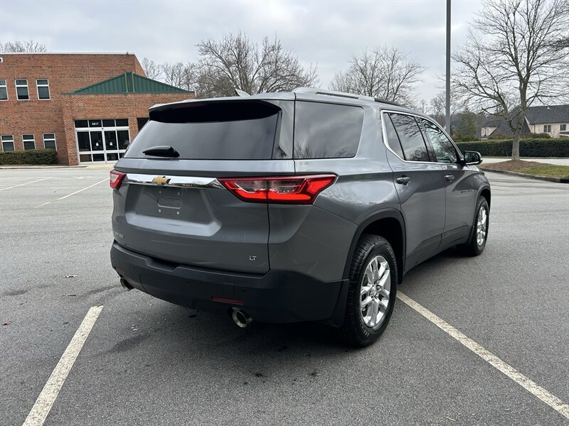2018 Chevrolet Traverse LT Cloth - Photo 5 - Greensboro, NC 27407