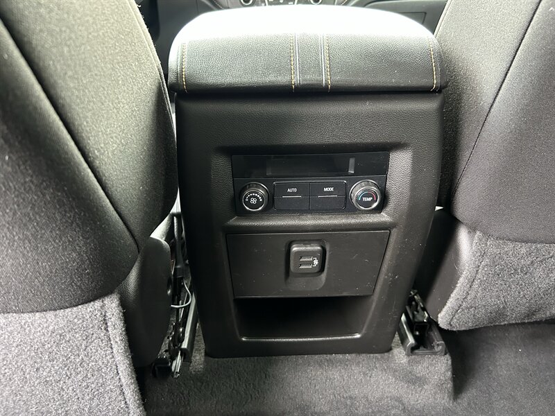 2018 Chevrolet Traverse LT Cloth - Photo 13 - Greensboro, NC 27407