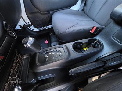 2015 Jeep Wrangler Unlimited Sport   - Photo 18 - Westport, MA 02790
