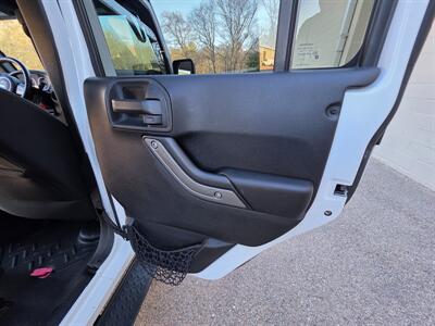 2015 Jeep Wrangler Unlimited Sport   - Photo 29 - Westport, MA 02790