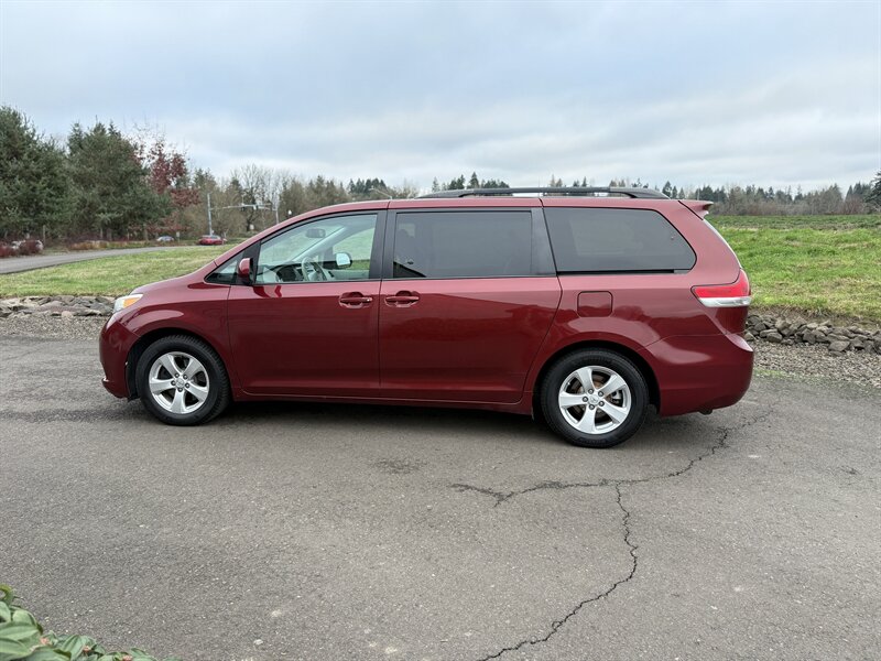 2014 Toyota Sienna LE 7-Passenger Auto Access - Photo 45 - Hillsboro, OR 97124
