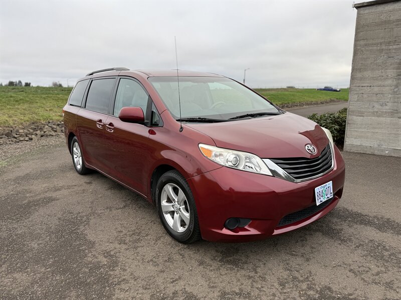 2014 Toyota Sienna LE 7-Passenger Auto Access - Photo 35 - Hillsboro, OR 97124