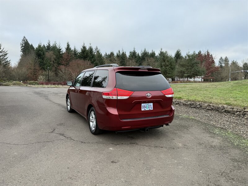 2014 Toyota Sienna LE 7-Passenger Auto Access - Photo 41 - Hillsboro, OR 97124