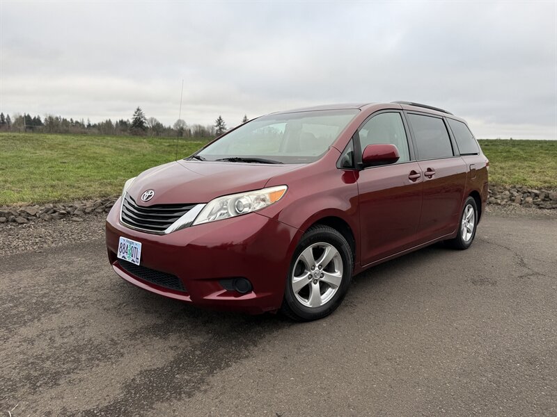 2014 Toyota Sienna LE 7-Passenger Auto Access - Photo 19 - Hillsboro, OR 97124
