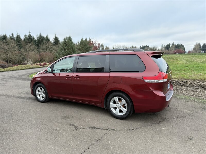 2014 Toyota Sienna LE 7-Passenger Auto Access - Photo 44 - Hillsboro, OR 97124