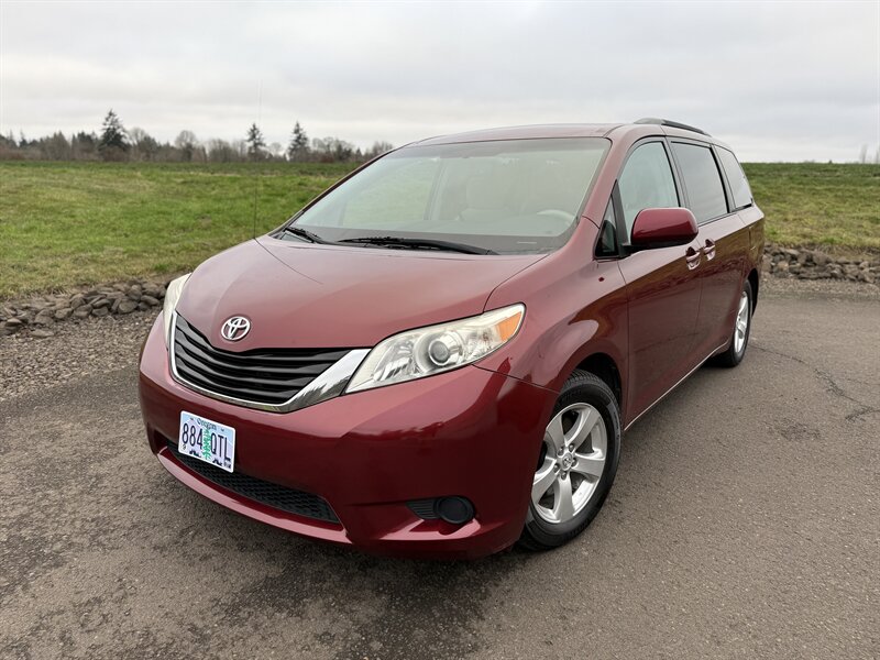 2014 Toyota Sienna LE 7-Passenger Auto Access - Photo 23 - Hillsboro, OR 97124