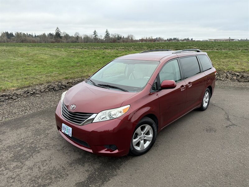 2014 Toyota Sienna LE 7-Passenger Auto Access - Photo 21 - Hillsboro, OR 97124