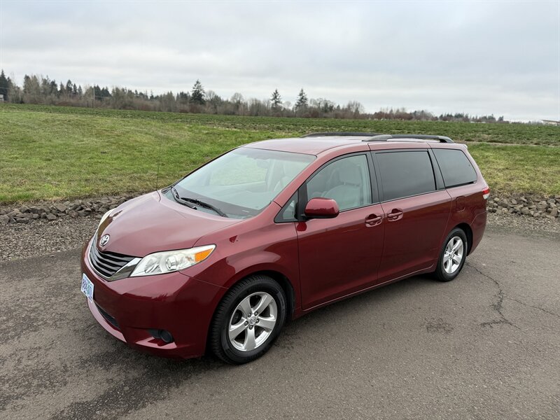 2014 Toyota Sienna LE 7-Passenger Auto Access - Photo 32 - Hillsboro, OR 97124
