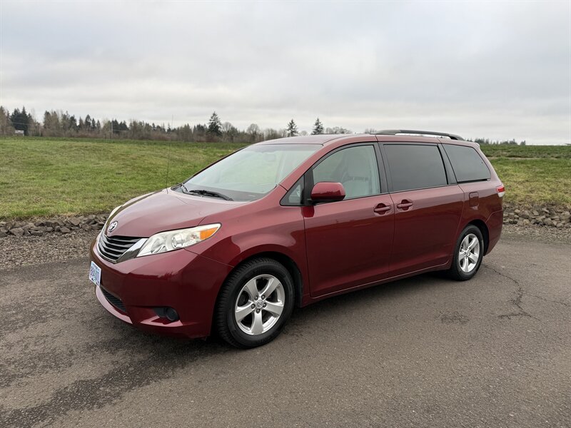 2014 Toyota Sienna LE 7-Passenger Auto Access - Photo 28 - Hillsboro, OR 97124