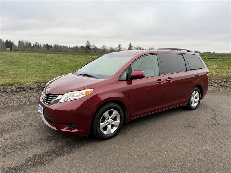 2014 Toyota Sienna LE 7-Passenger Auto Access - Photo 31 - Hillsboro, OR 97124