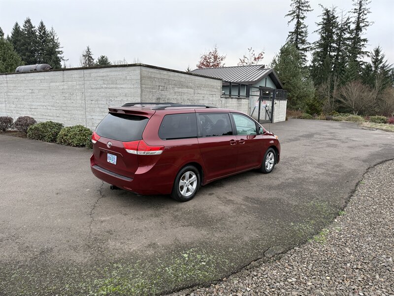 2014 Toyota Sienna LE 7-Passenger Auto Access - Photo 38 - Hillsboro, OR 97124