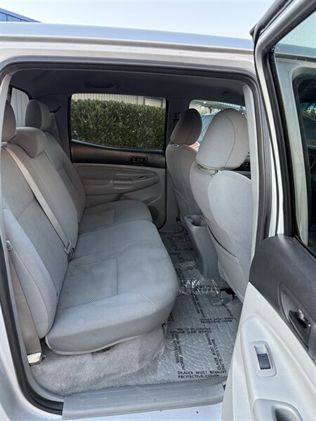 2011 Toyota Tacoma V6 - Photo 6 - Hillsboro, OR 97124