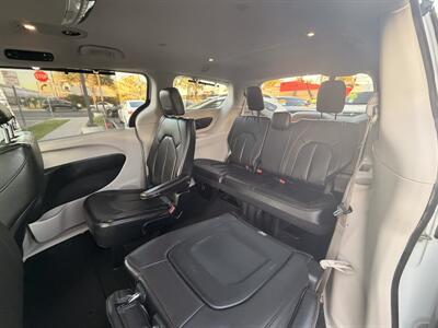2018 Chrysler Pacifica Touring L   - Photo 26 - South Gate, CA 90280