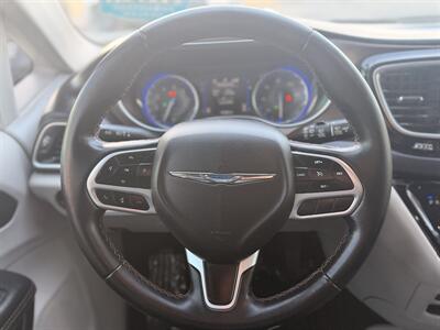 2018 Chrysler Pacifica Touring L   - Photo 19 - South Gate, CA 90280