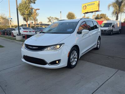 2018 Chrysler Pacifica Touring L   - Photo 3 - South Gate, CA 90280
