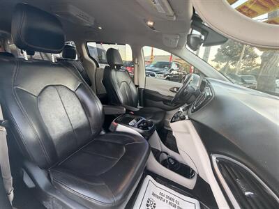 2018 Chrysler Pacifica Touring L   - Photo 38 - South Gate, CA 90280