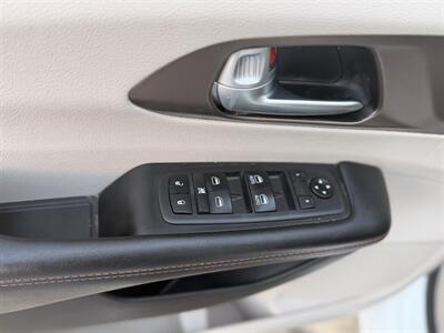 2018 Chrysler Pacifica Touring L   - Photo 15 - South Gate, CA 90280