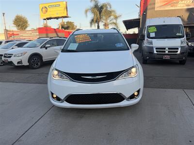 2018 Chrysler Pacifica Touring L   - Photo 2 - South Gate, CA 90280