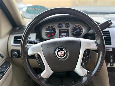 2011 Cadillac Escalade Luxury   - Photo 21 - South Gate, CA 90280