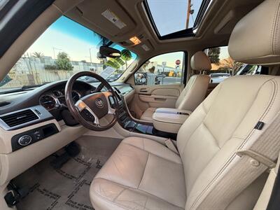 2011 Cadillac Escalade Luxury   - Photo 17 - South Gate, CA 90280