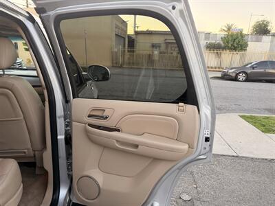 2011 Cadillac Escalade Luxury   - Photo 32 - South Gate, CA 90280