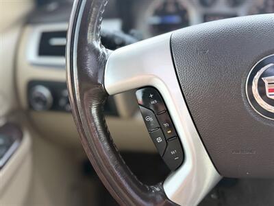 2011 Cadillac Escalade Luxury   - Photo 22 - South Gate, CA 90280