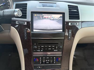 2011 Cadillac Escalade Luxury   - Photo 26 - South Gate, CA 90280