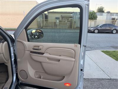2011 Cadillac Escalade Luxury   - Photo 35 - South Gate, CA 90280