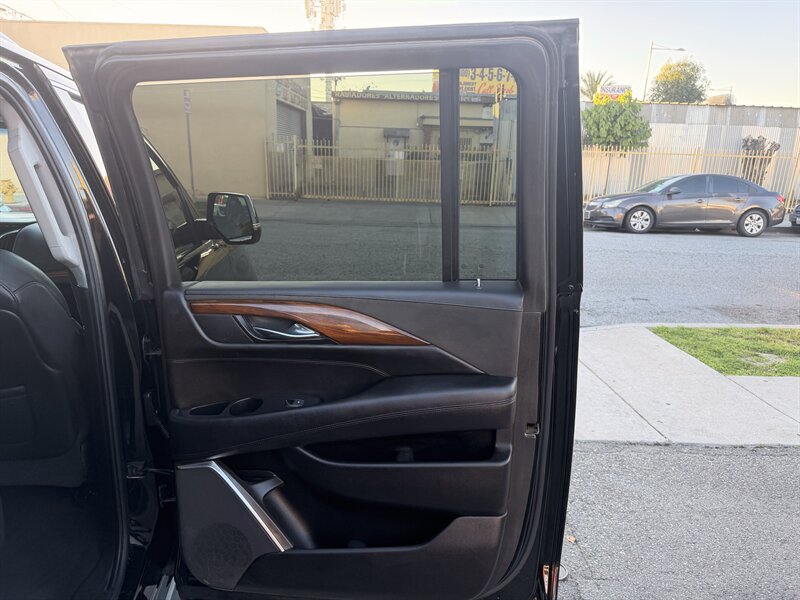 2016 Cadillac Escalade ESV Luxury Collection - Photo 34 - South Gate, CA 90280