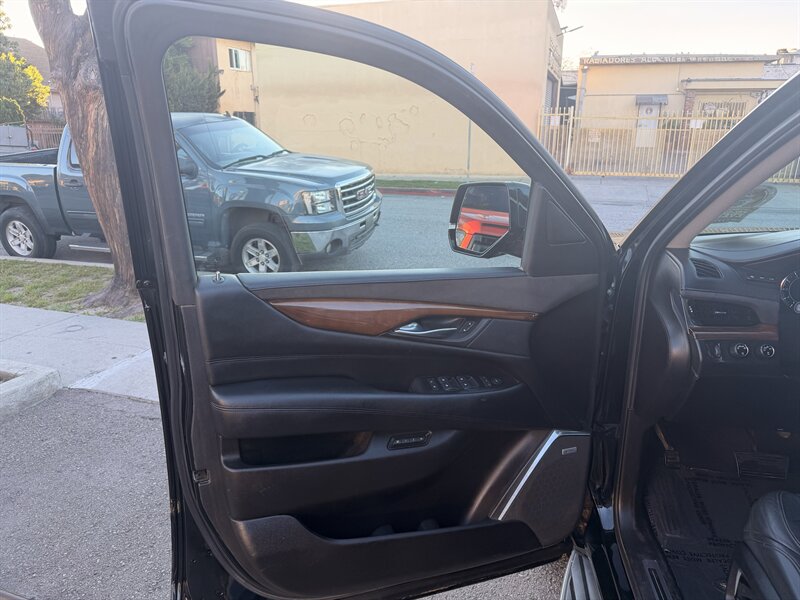2016 Cadillac Escalade ESV Luxury Collection - Photo 15 - South Gate, CA 90280