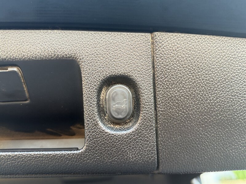 2016 Cadillac Escalade ESV Luxury Collection - Photo 14 - South Gate, CA 90280