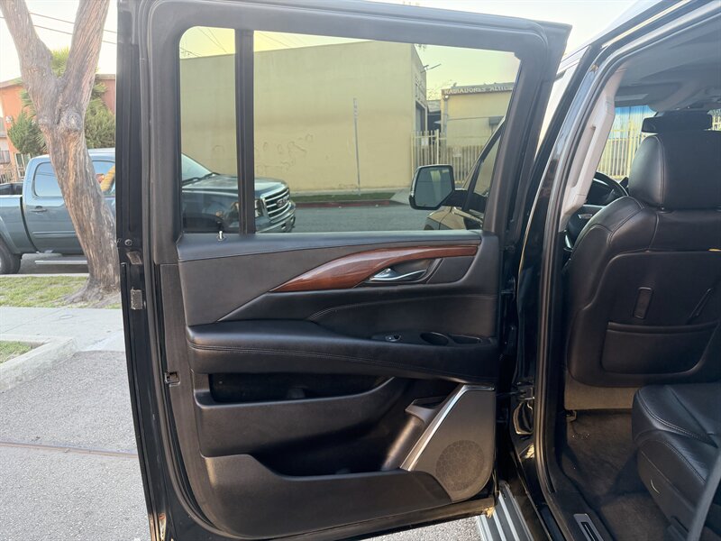 2016 Cadillac Escalade ESV Luxury Collection - Photo 28 - South Gate, CA 90280