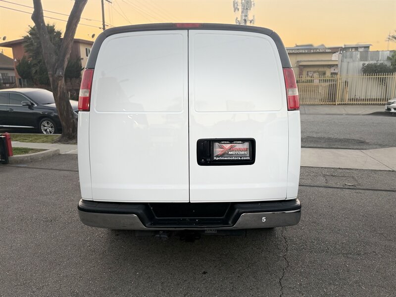 2017 Chevrolet Express 3500 - Photo 6 - South Gate, CA 90280