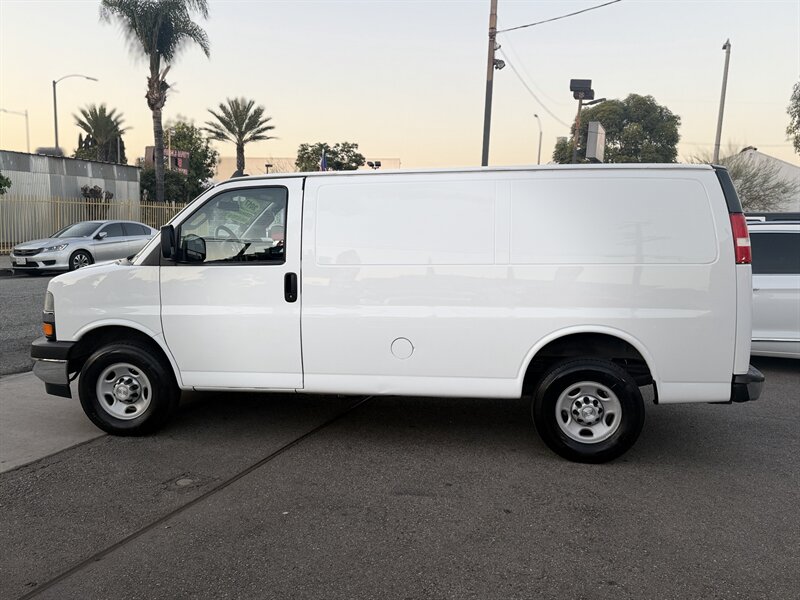 2017 Chevrolet Express 3500 - Photo 4 - South Gate, CA 90280