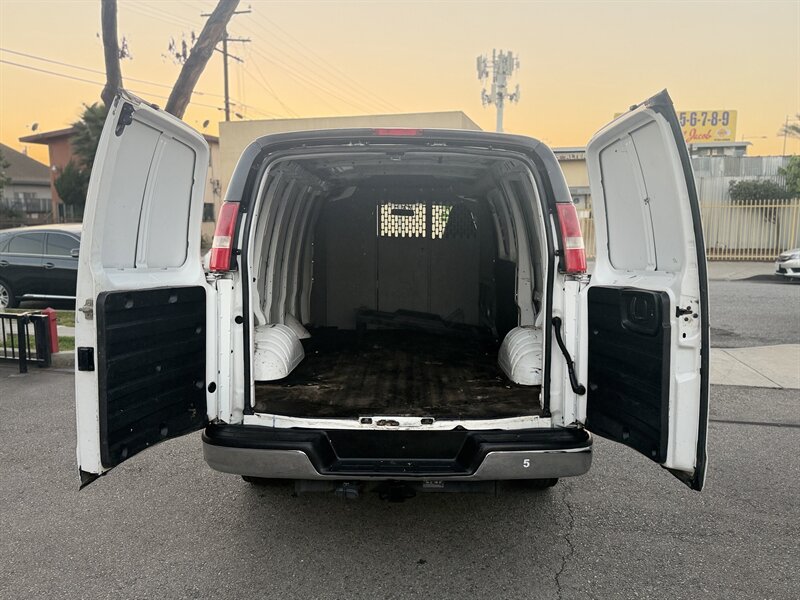 2017 Chevrolet Express 3500 - Photo 11 - South Gate, CA 90280