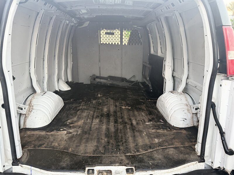 2017 Chevrolet Express 3500 - Photo 12 - South Gate, CA 90280