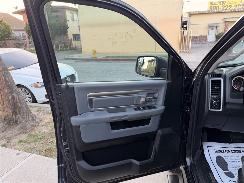 2016 RAM 1500 SLT - Photo 14 - South Gate, CA 90280