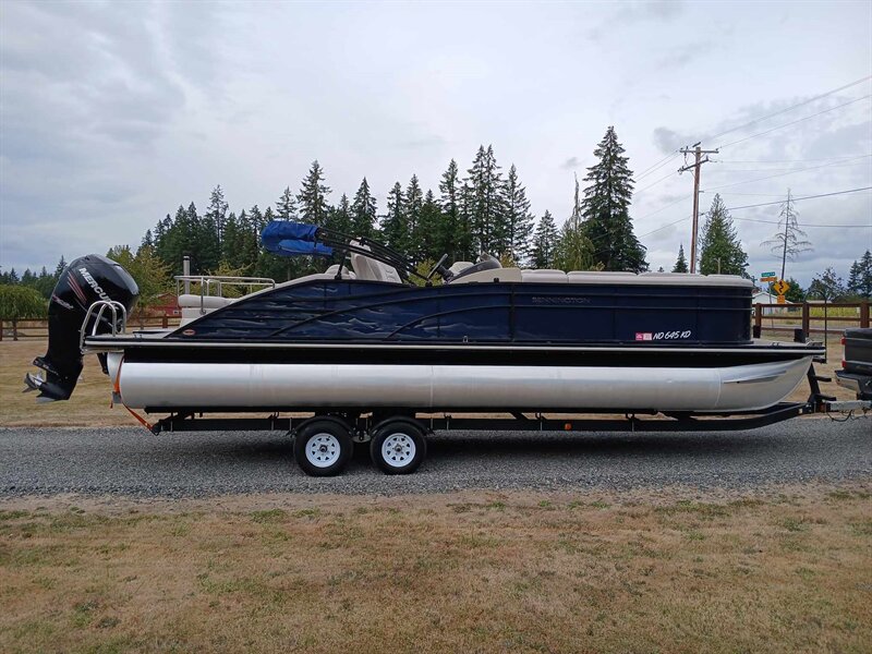 2015 Bennington 2575 RCW   - Photo 1 - Oregon City, OR 97045