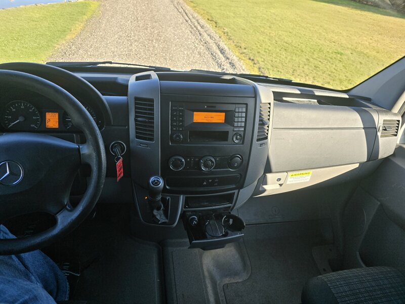 2017 Mercedes-Benz Sprinter Worker 2500 - Photo 11 - Oregon City, OR 97045