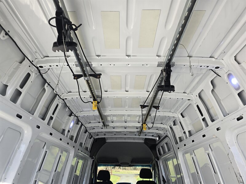 2017 Mercedes-Benz Sprinter Worker 2500 - Photo 16 - Oregon City, OR 97045