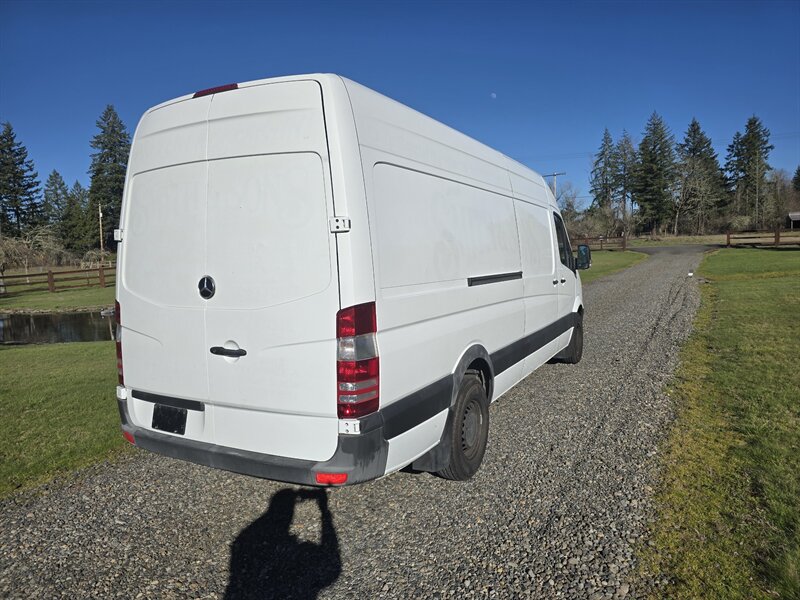 2017 Mercedes-Benz Sprinter Worker 2500 - Photo 8 - Oregon City, OR 97045