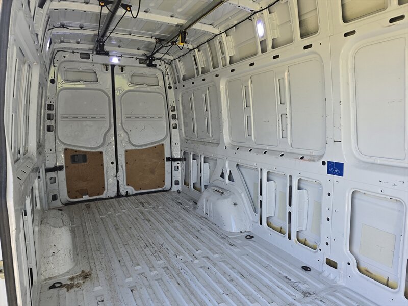 2017 Mercedes-Benz Sprinter Worker 2500 - Photo 14 - Oregon City, OR 97045