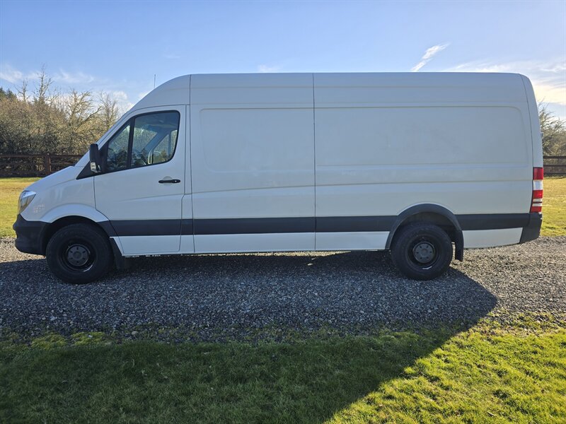 2017 Mercedes-Benz Sprinter Worker 2500 - Photo 5 - Oregon City, OR 97045