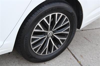 2019 Volkswagen Jetta SE   - Photo 9 - Roseville, CA 95678